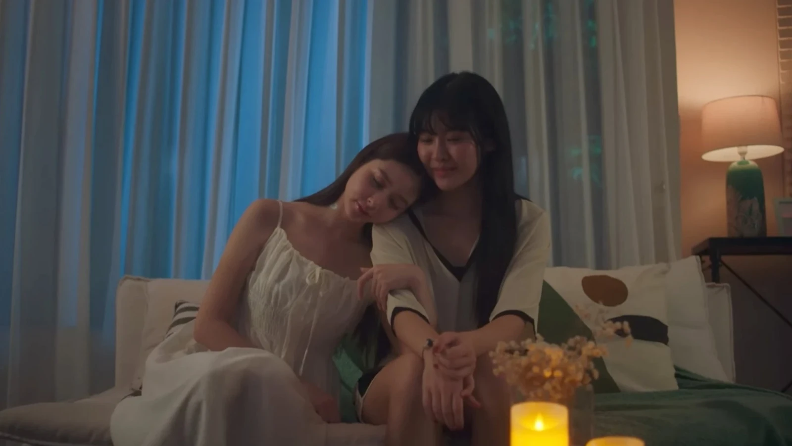 Xem phim Bạn Gái Người Máy - Motchill