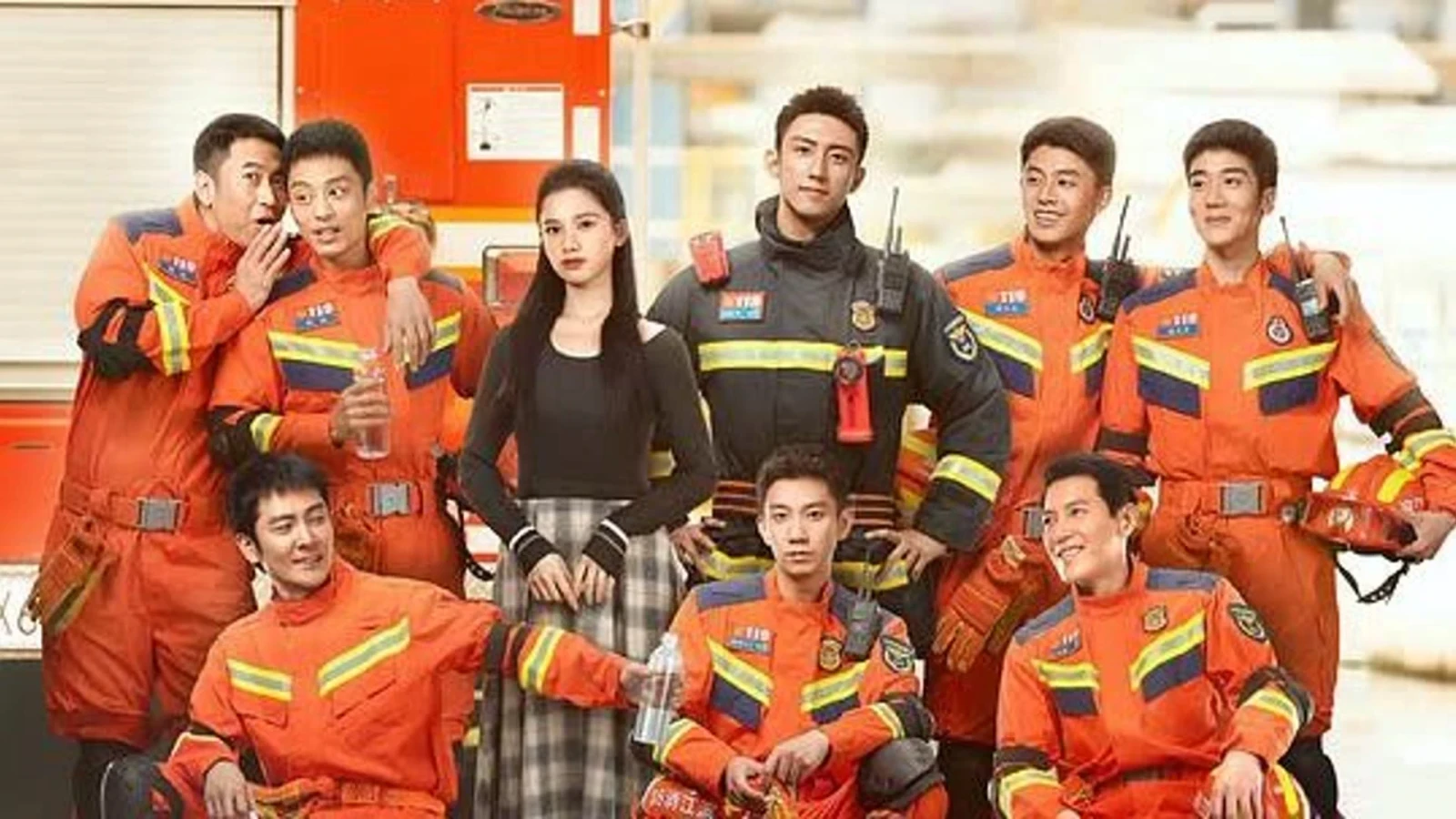 Xem phim Anh Ấy Bước Ra Từ Ánh Lửa - Motchill