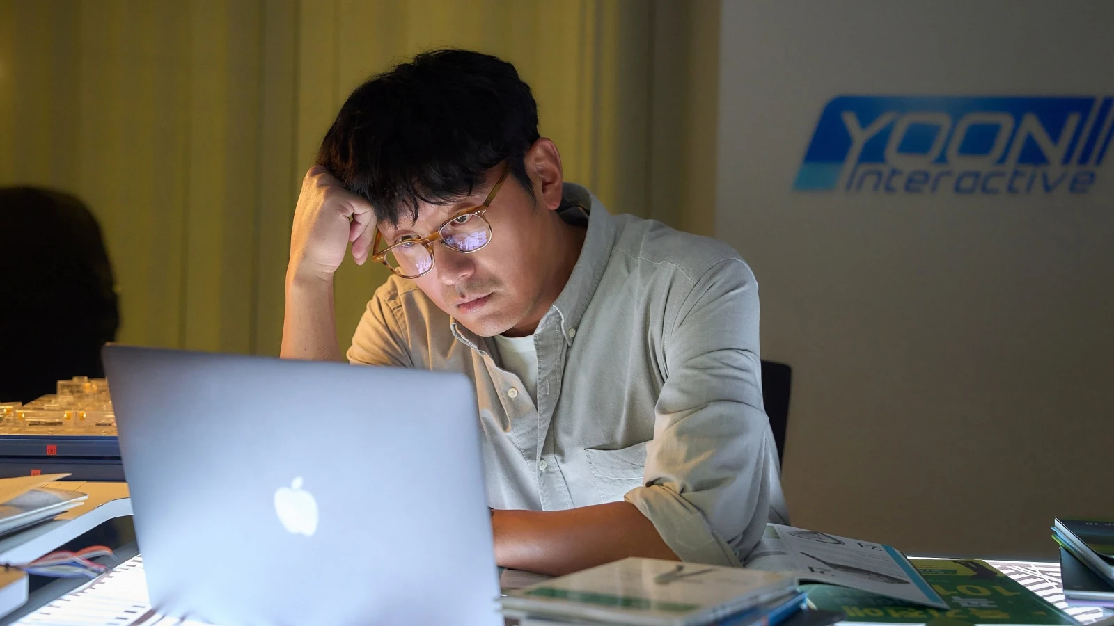 Xem phim Đầu Xuôi Đuôi Đút Lót - Motchill