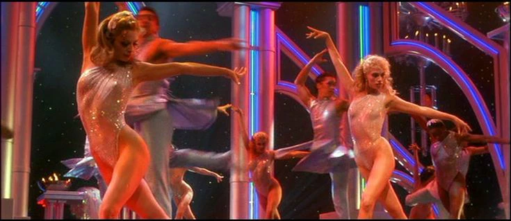 Xem phim Showgirls - Motchill