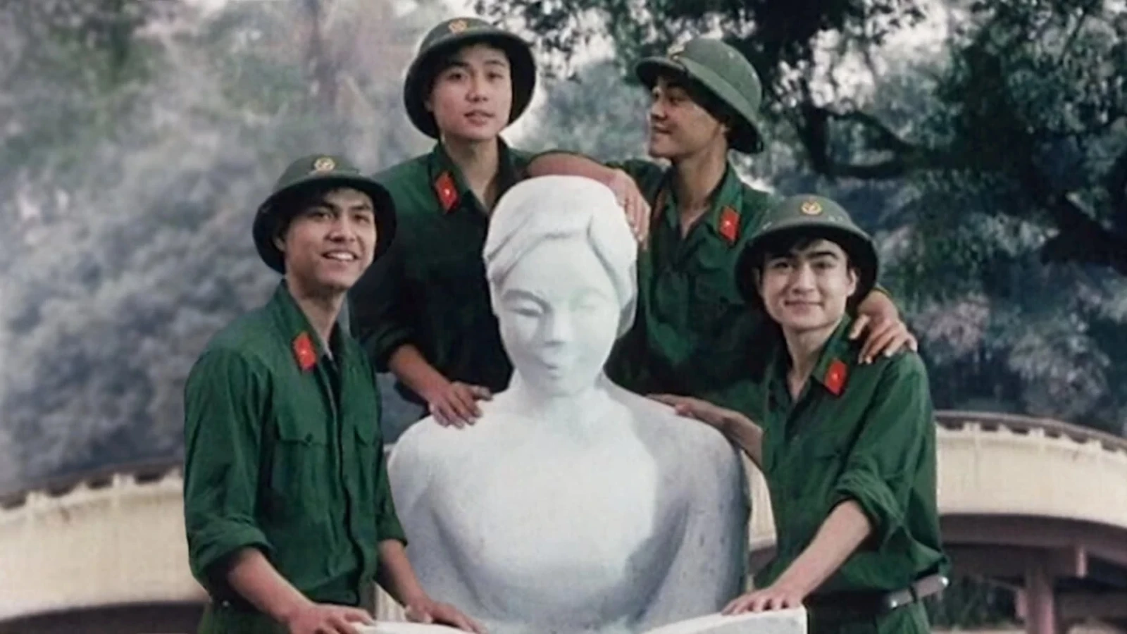 Xem phim Mùi cỏ cháy - Motchill