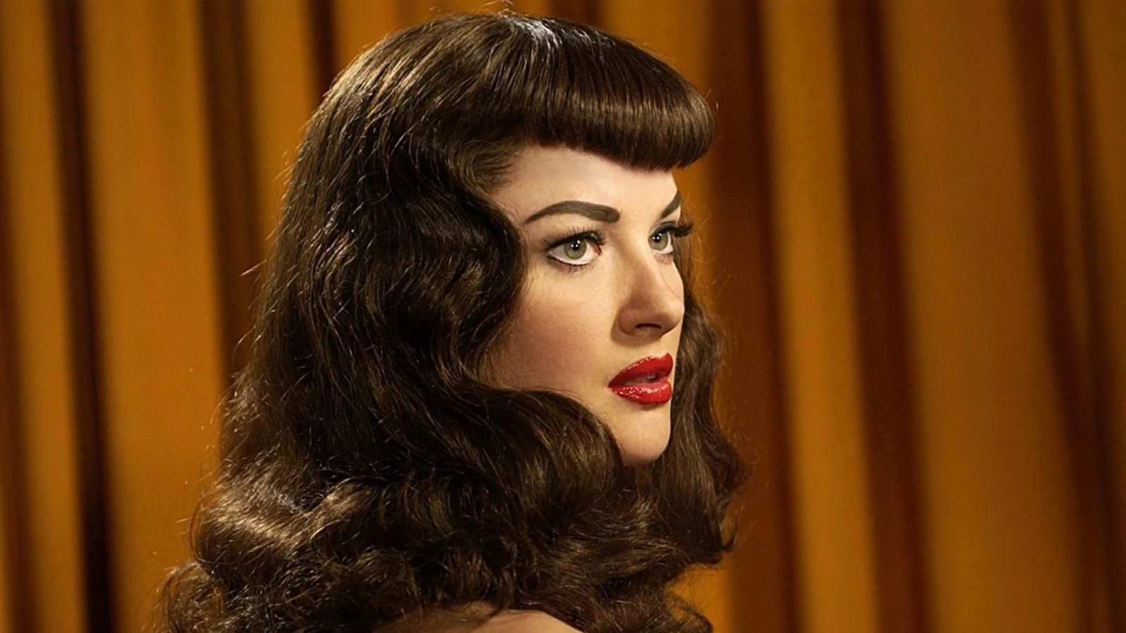 Xem phim The Notorious Bettie Page - Motchill