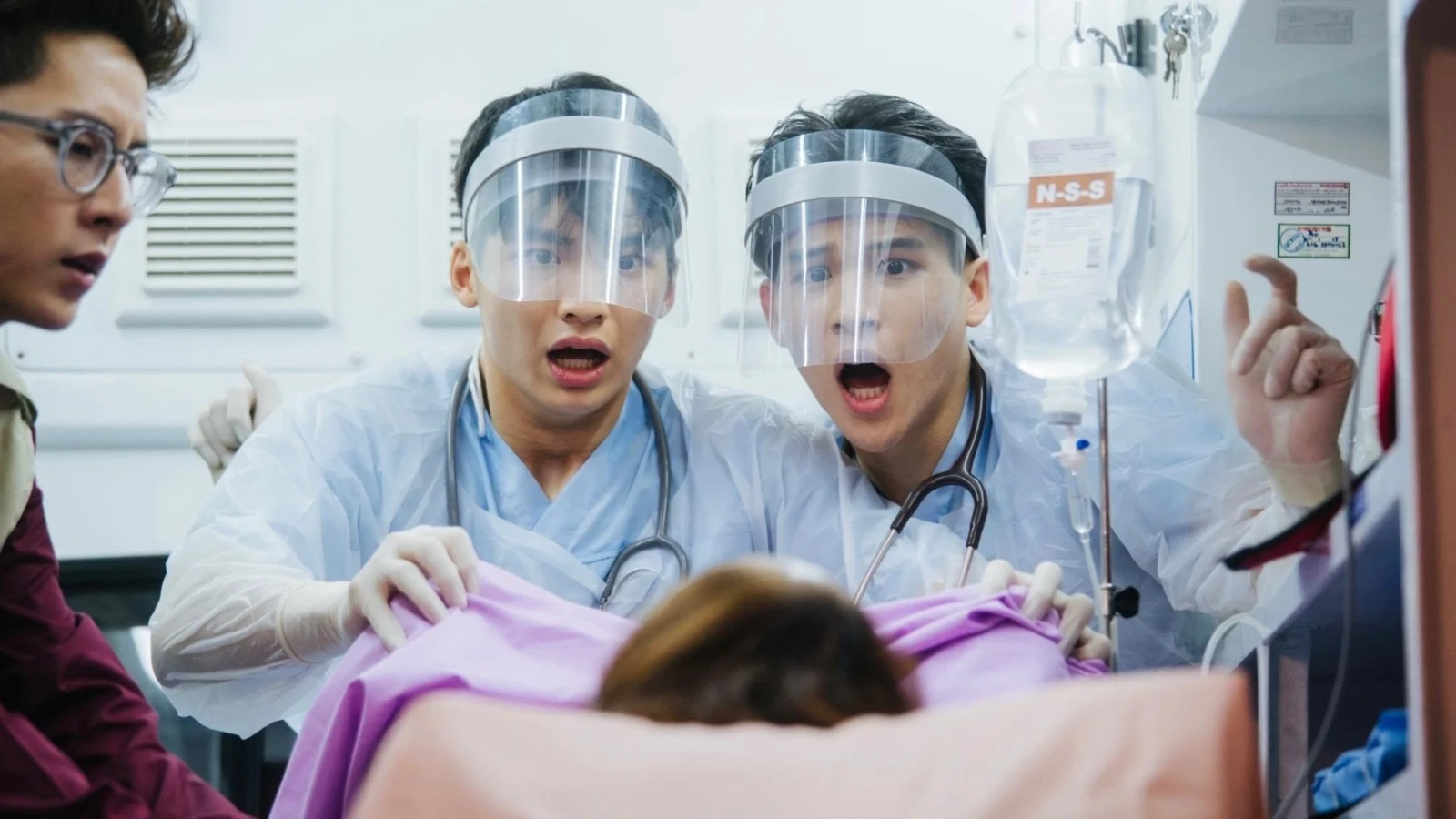 Xem phim Yêu Chàng Cấp Cứu - Motchill